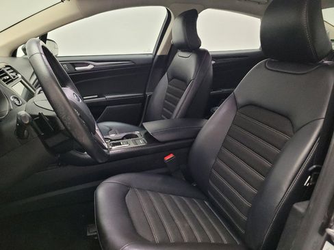 Used 2018 Ford Fusion SE w/ Equipment Group 201A FWD image 17