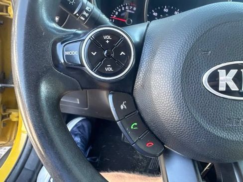 Used 2015 Kia Soul + FWD image 19