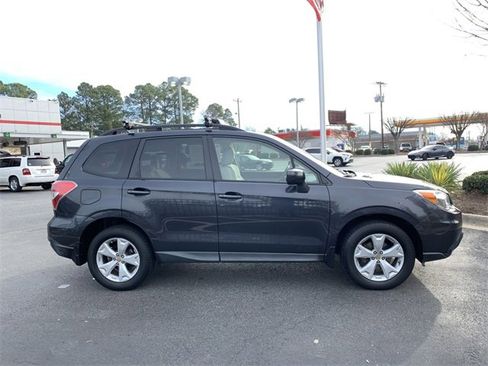 Used 2015 Subaru Forester 2.5i Premium w/ All-Weather Package image 9