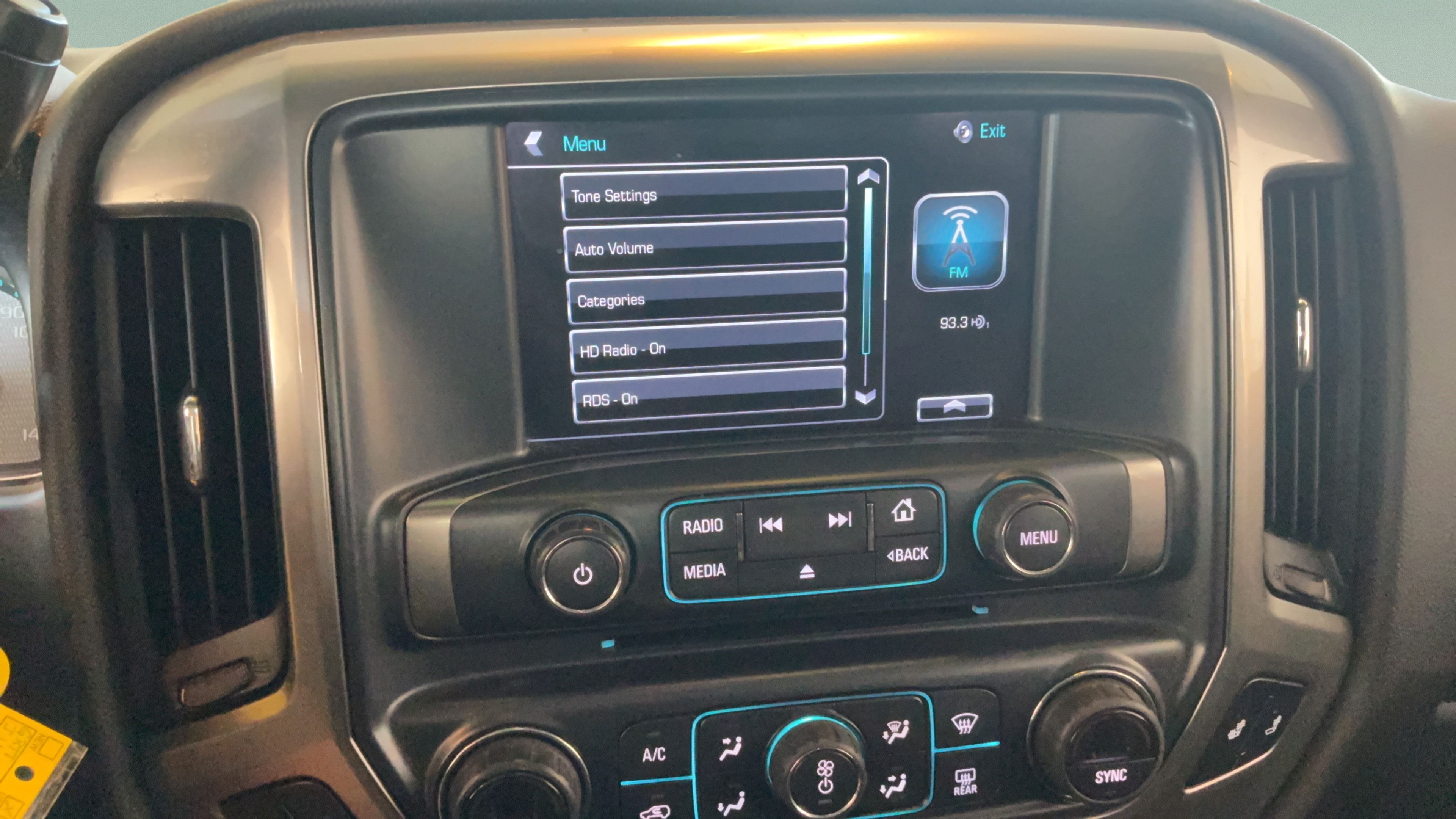 Used 2018 Chevrolet Silverado 1500 LT w/ All Star Edition AWD/4WD image 13