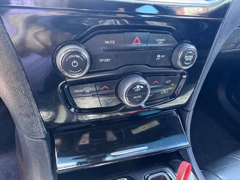 Used 2019 Chrysler 300 S w/ S Model Appearance Package RWD image 22
