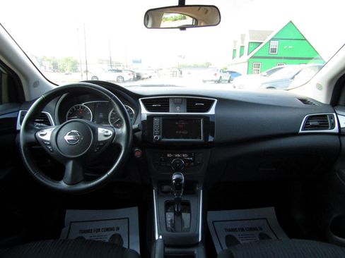 Used 2019 Nissan Sentra SV image 9