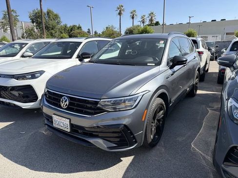 Used 2023 Volkswagen Tiguan SE R-Line FWD image 1