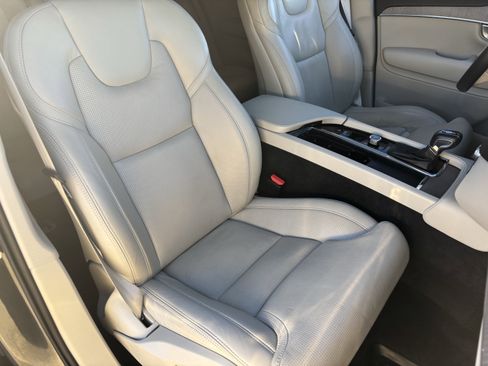 Used 2022 Volvo XC90 T6 Inscription image 9