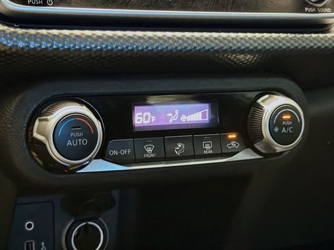 Used 2019 Nissan Kicks SV FWD image 10