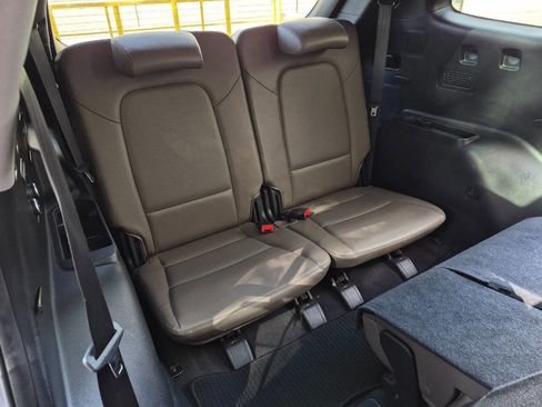 Used 2017 Hyundai Santa Fe FWD image 18