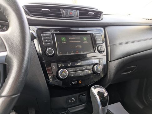 Used 2020 Nissan Rogue SL w/ Premium Package image 21