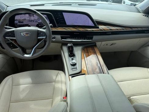 Used 2023 Cadillac Escalade Premium Luxury Platinum AWD/4WD image 11