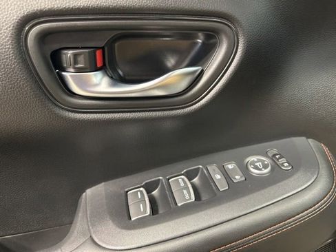 Certified 2025 Honda HR-V Sport image 23