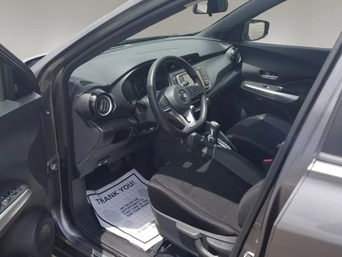 Used 2020 Nissan Kicks SV FWD image 11