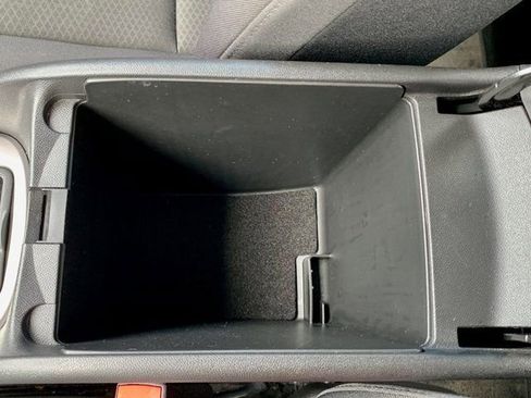 Used 2017 Chevrolet Malibu LT image 24