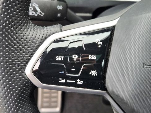 Used 2022 Volkswagen Tiguan SE R-Line AWD/4WD image 23