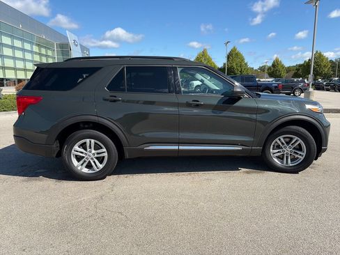 Used 2024 Ford Explorer XLT w/ Equipment Group 202A AWD/4WD image 8