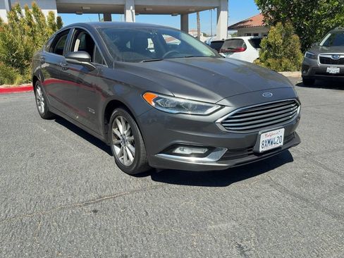 Used 2017 Ford Fusion Energi SE FWD image 3