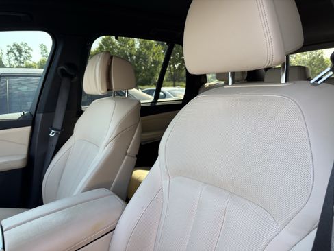 Used 2022 BMW X5 sDrive40i w/ Luxury Seating Package RWD image 17