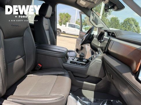 Used 2024 GMC Sierra 1500 Denali w/ Technology Package AWD/4WD image 39