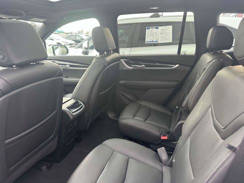 Used 2022 Cadillac XT6 Premium Luxury w/ Technology Package image 9