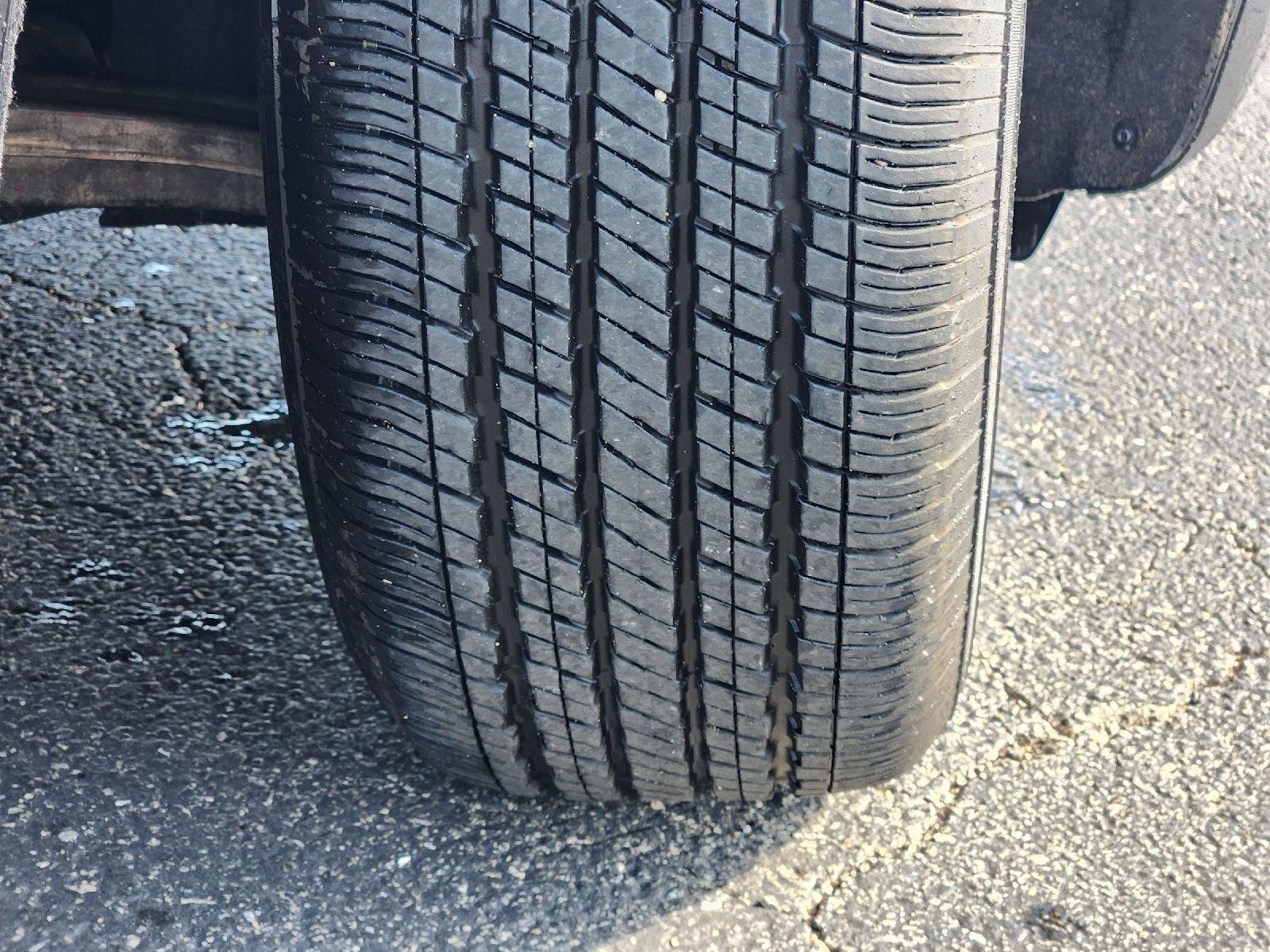 Used 2025 Chrysler Pacifica Select FWD image 12