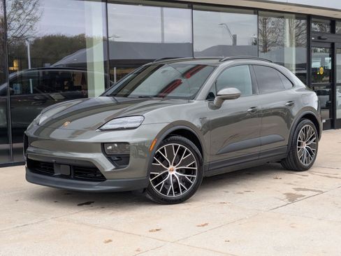 New 2026 Porsche Macan 4 Electric AWD/4WD image 1