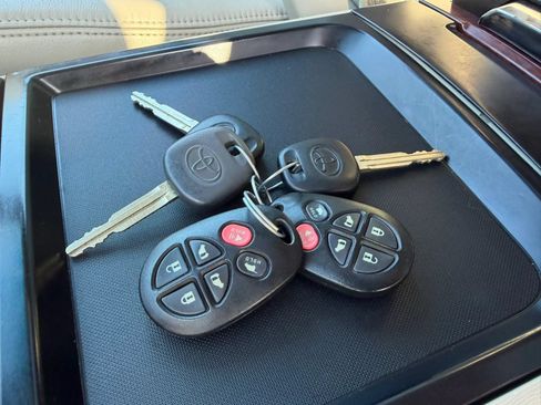 Used 2011 Toyota Sienna XLE AWD/4WD image 33