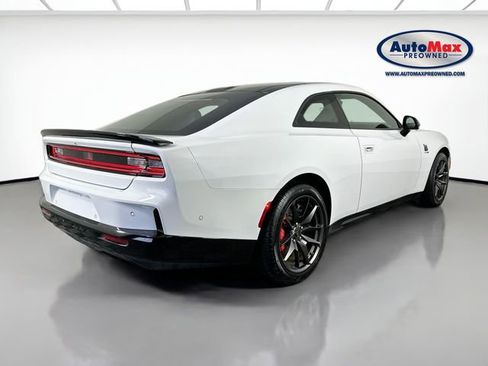 Used 2024 Dodge Charger Daytona Scat Pack w/ Plus Group AWD/4WD image 2