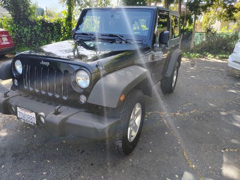 Used 2014 Jeep Wrangler Sport w/ Quick Order Package 24S AWD/4WD image 2
