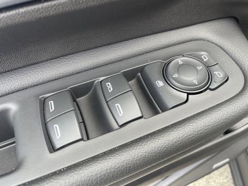 Used 2024 GMC Terrain Denali w/ Black Diamond Edition image 12