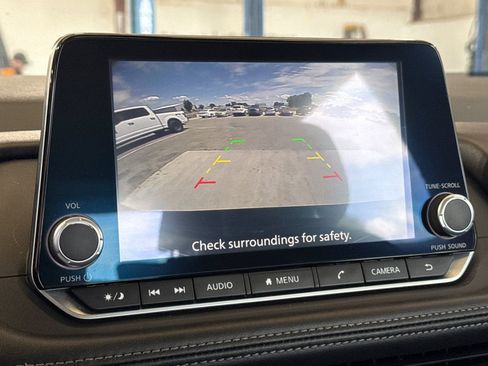 Used 2024 Nissan Rogue S AWD/4WD image 20
