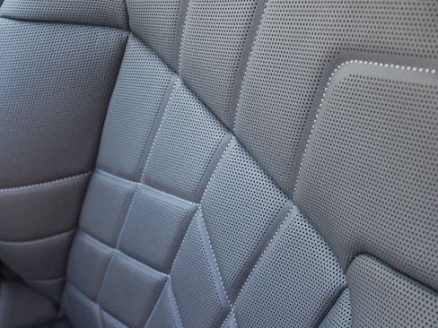 New 2026 BMW 740i image 24