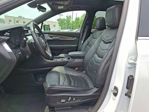 Used 2023 Cadillac XT6 Premium Luxury w/ Platinum Package image 18