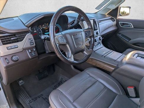 Used 2019 GMC Yukon Denali RWD image 11