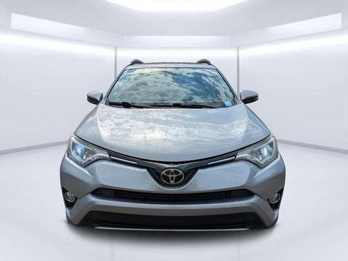 Used 2018 Toyota RAV4 XLE FWD image 8