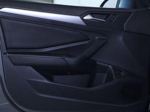 Used 2022 Volkswagen Jetta SE w/ Panoramic Sunroof Package image 12