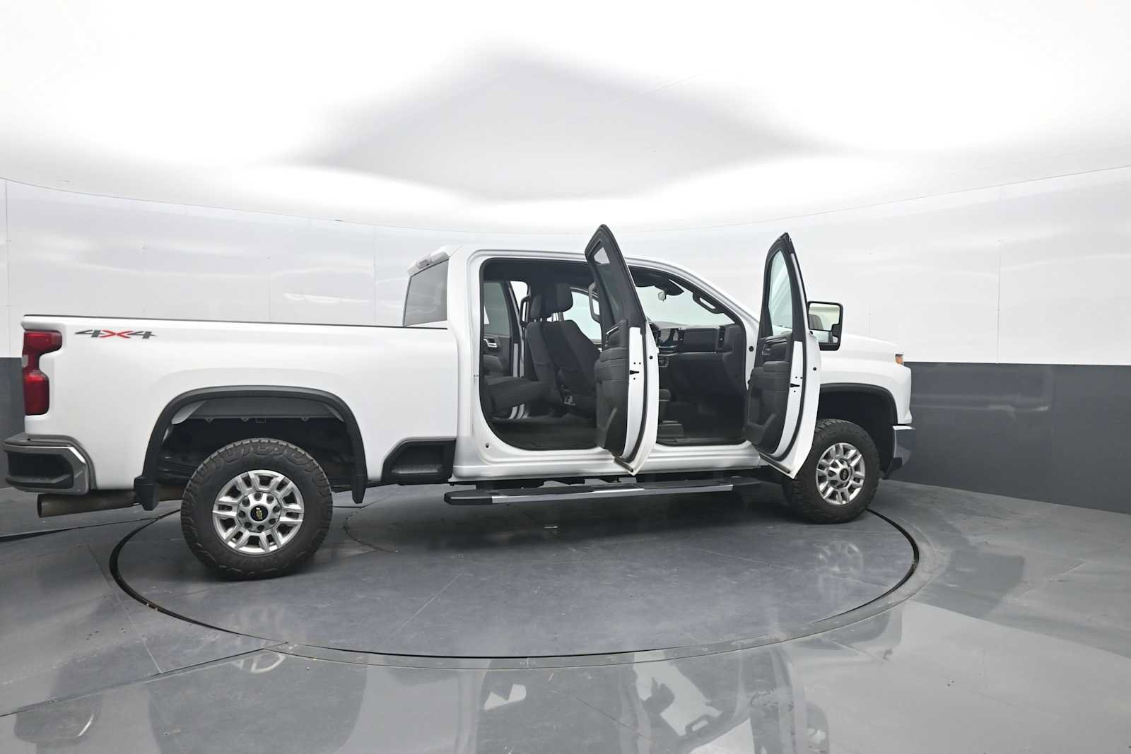 Used 2025 Chevrolet Silverado 2500 LT w/ Convenience Package AWD/4WD image 49