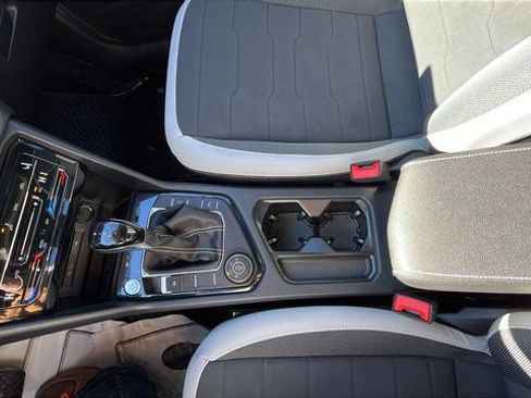 New 2026 Volkswagen Taos SE image 24