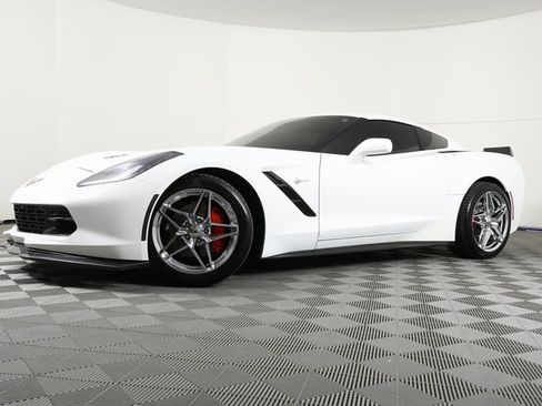 Used 2016 Chevrolet Corvette Stingray image 1