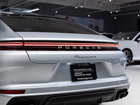 Certified 2025 Porsche Panamera 4 E-Hybrid AWD/4WD image 30