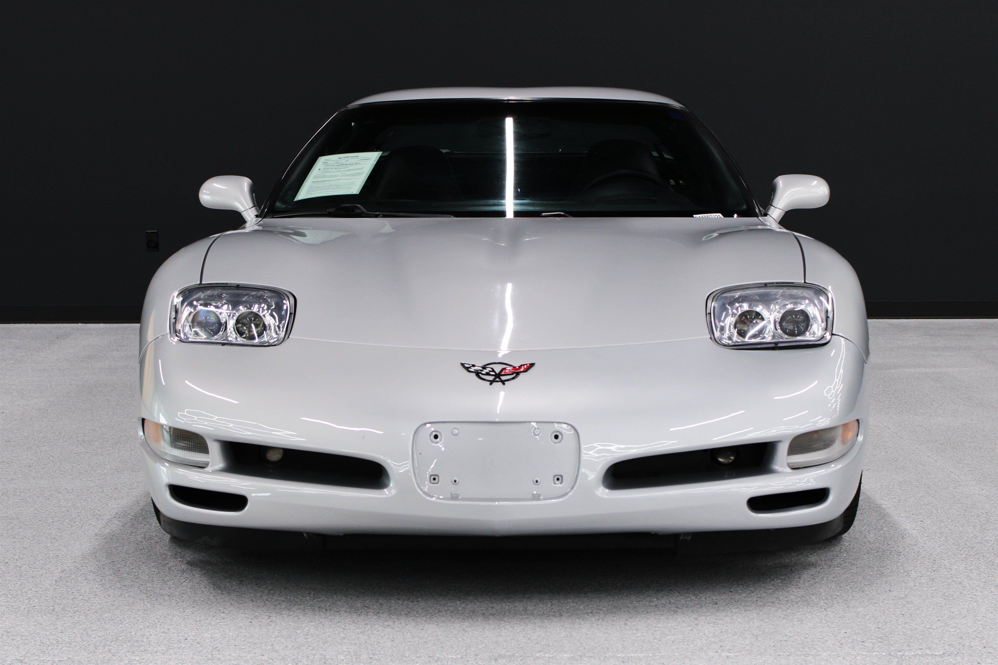 Used 2000 Chevrolet Corvette Coupe w/ Roof Pkg RWD image 26