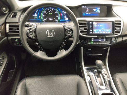Used 2017 Honda Accord Touring image 22