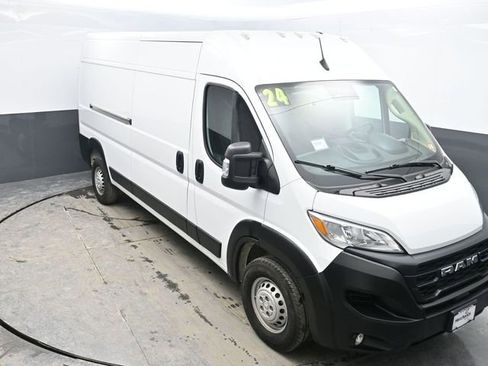 Used 2024 RAM ProMaster 2500 w/ Convenience Group image 21