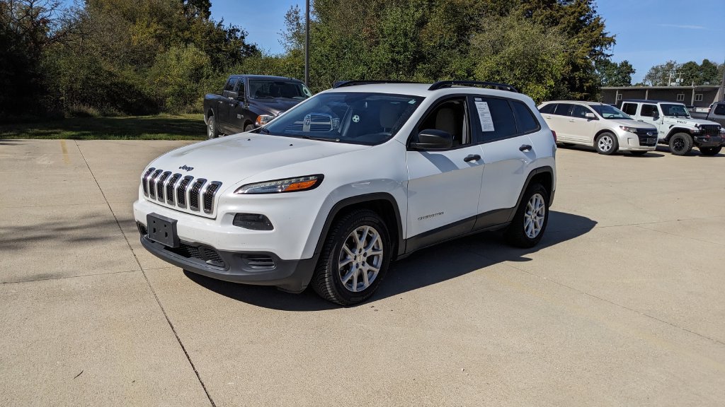 Used 2016 Jeep Cherokee Sport FWD image 7