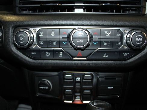 New 2026 Jeep Gladiator Sport image 20