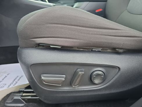 Used 2025 Toyota RAV4 XLE image 18