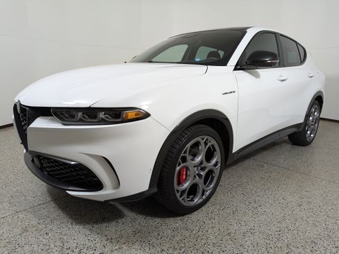 Used 2024 Alfa Romeo Tonale Veloce w/ Active Assist Package image 3