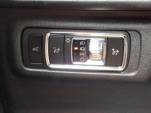 Used 2024 Lincoln Corsair AWD w/ Equipment Group 101A image 16