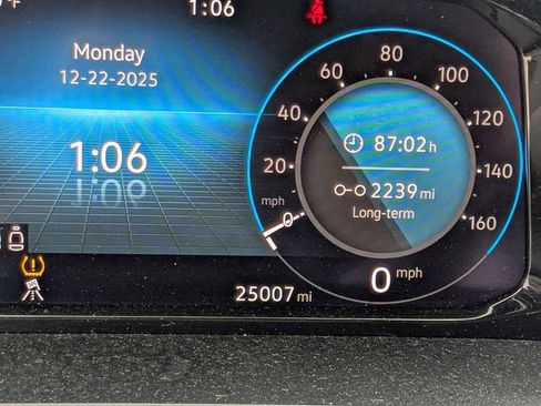 Used 2025 Volkswagen Atlas Cross Sport SE image 19