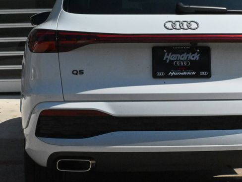 Used 2025 Audi Q5 Premium w/ Premium Plus AWD/4WD image 14