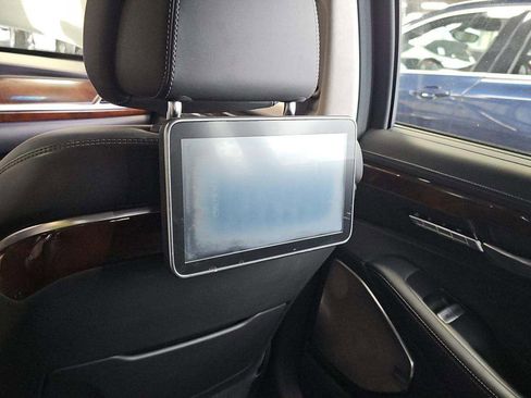 Used 2019 Genesis G90 5.0 Ultimate image 5