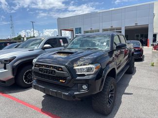 Used 2016 Toyota Tacoma TRD Sport AWD/4WD video 1