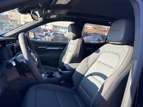 New 2026 GMC Terrain AT4 w/ LPO, Black Badging Package image 18